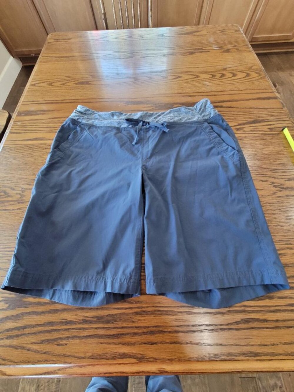 Duluth Trading Women's Armachillo Shorts, Size 14 - Picture 2 of 7